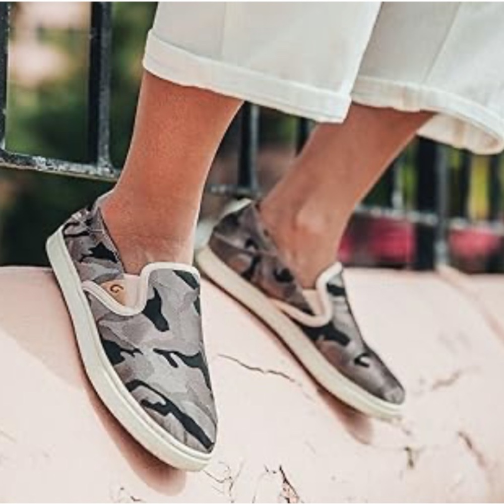 Olukai Pehuea Pa'i Sneakers Size 7.5